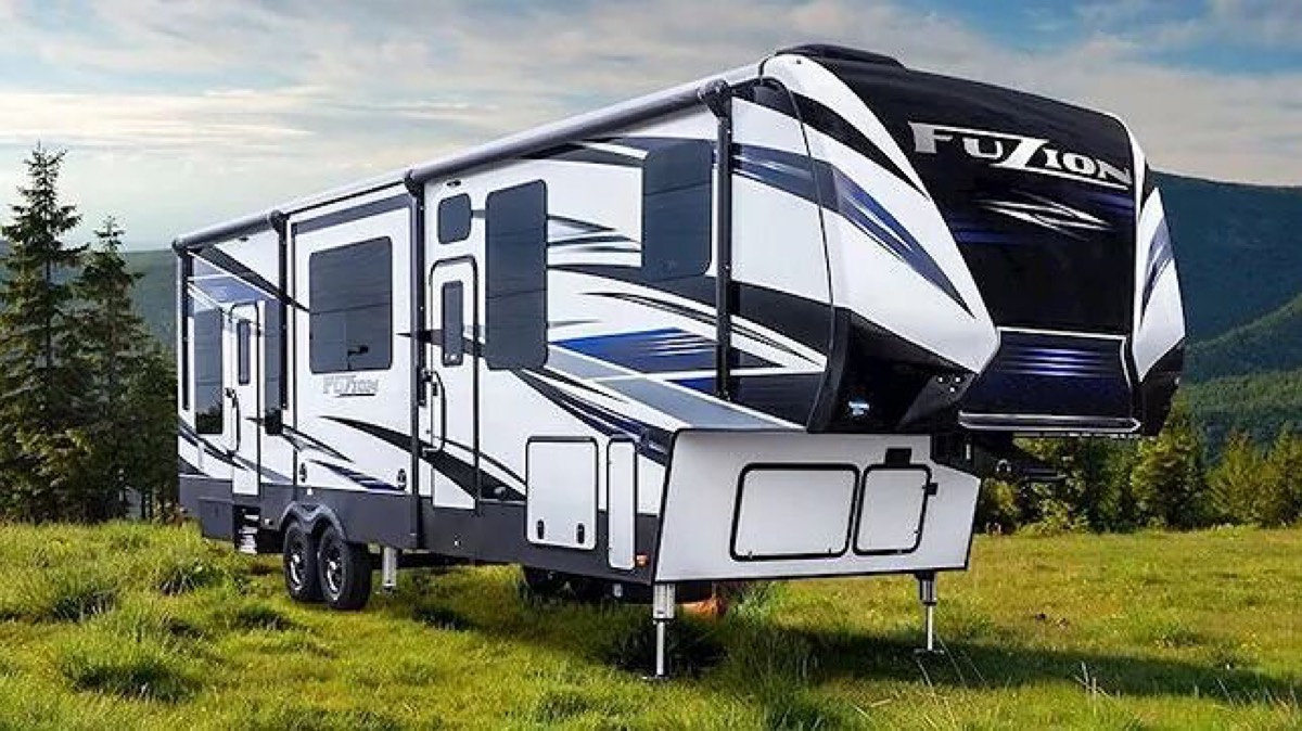 2019 Keystone Fuzion 369 Review